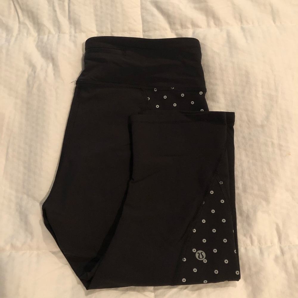 Lululemon Tight Stuff Crop 15”.